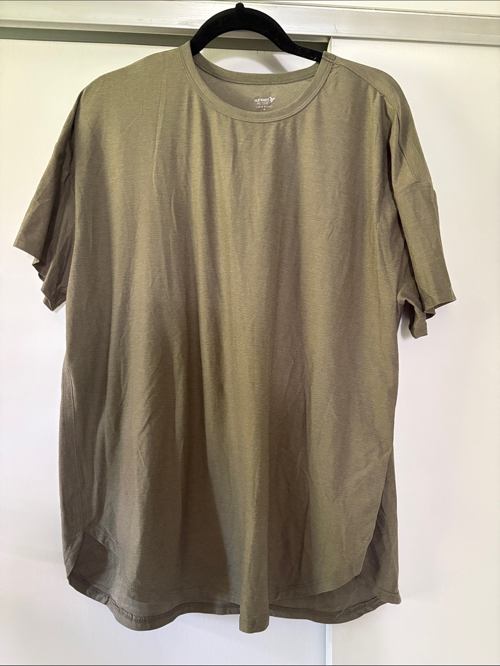 Old Navy Active Women’s medium Short-Sleeve Cloud 94 Soft Crewneck Army Green